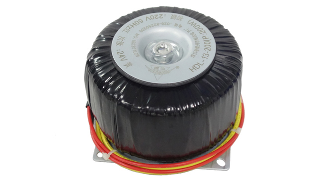 自耦變壓器和隔離變壓器的區(qū)別？